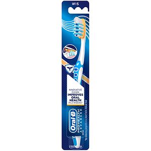 Oral-B Pro-Health Clinical Pro-Flex Soft Toothbrush image