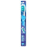 Oral-B Advantage 3D White Toothbrush Small/Soft product image