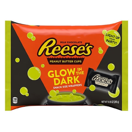 UPC 034000402212 product image for Reese's Glow In The Dark Wrappers, Snack Size Cups Candy, Halloween Milk Chocola | upcitemdb.com